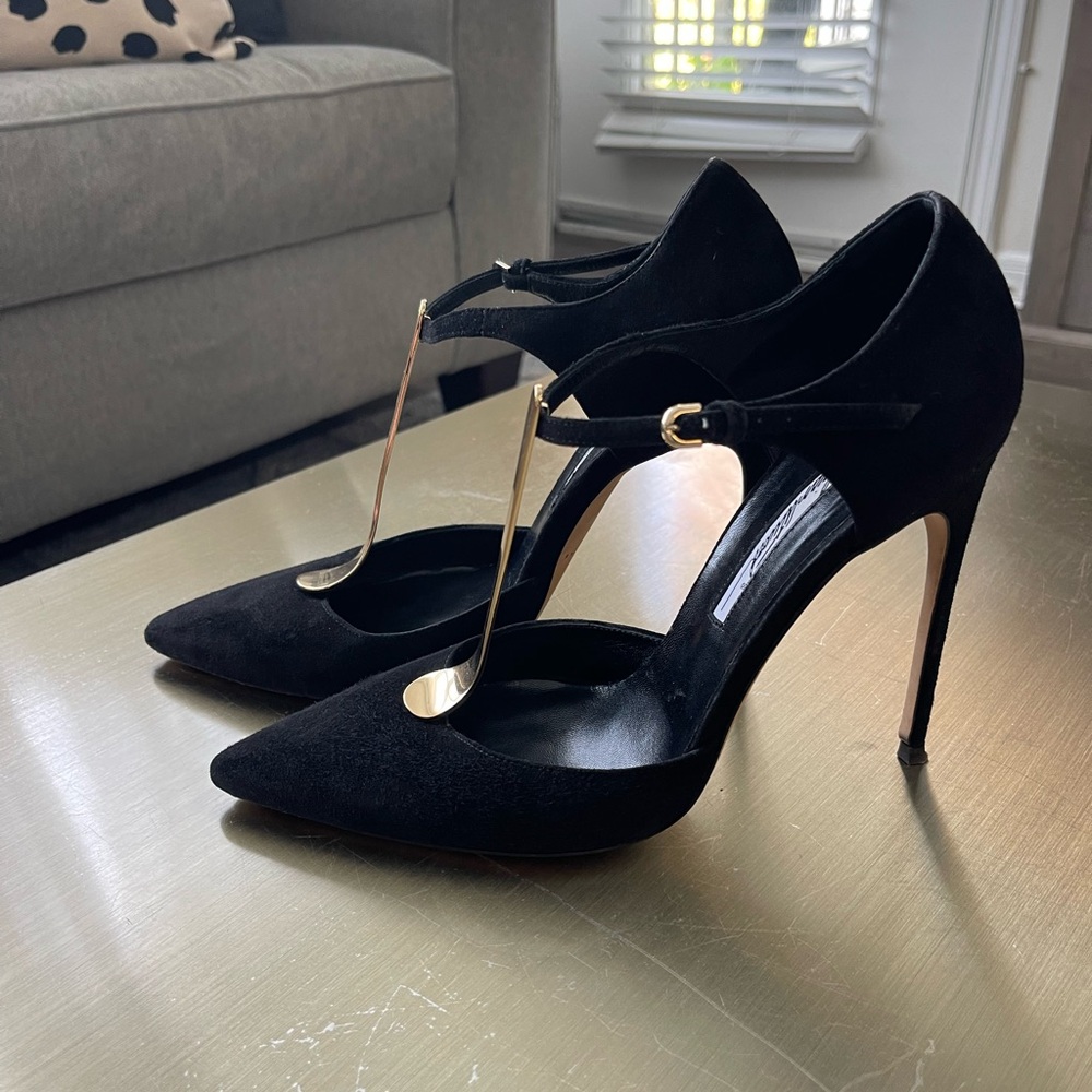 Brian Atwood Black Suede T-Strap Pumps Women Size 38.5 Heels 4.5”